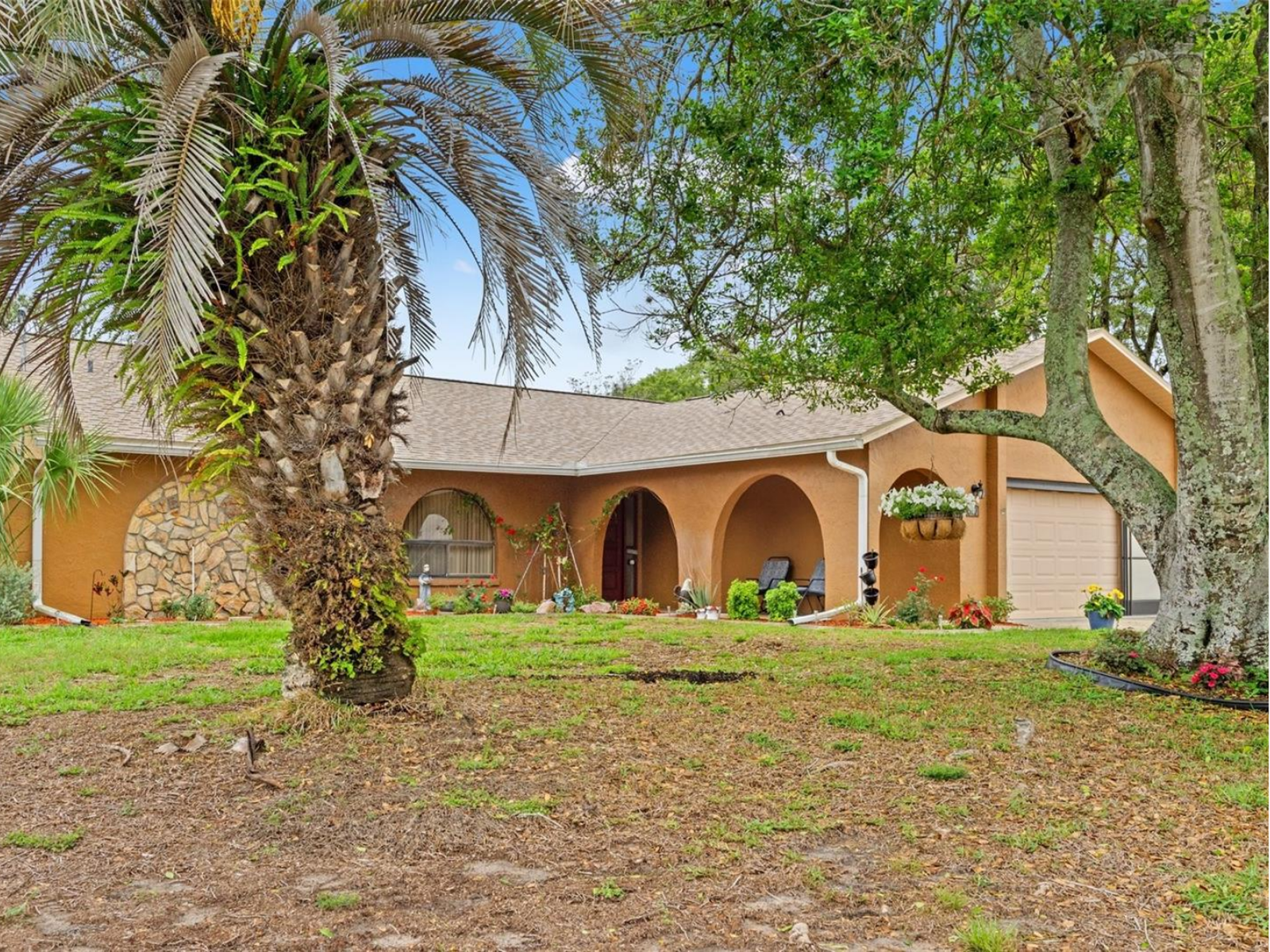 Selling a home in Spring Hill FL – Best Realtor in Spring Hill helping local seller