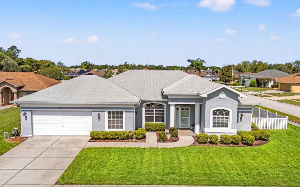 Home in New Port Richey FL residential neighborhood