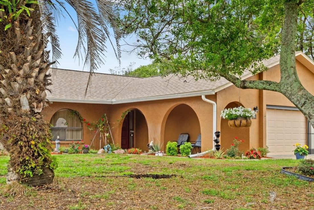 Selling a home in Spring Hill FL – Best Realtor in Spring Hill helping local seller